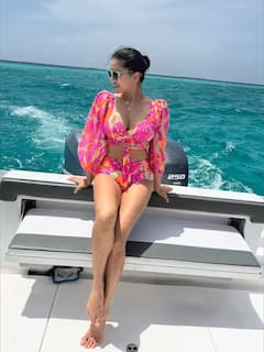 44 ની ઉંમરમાં પણ નથી ઘટ્યો સની લિયોનીનો ગ્લેમર, સ્વિમસૂટ પહેરી વધારી ફેન્સની ધડકનો