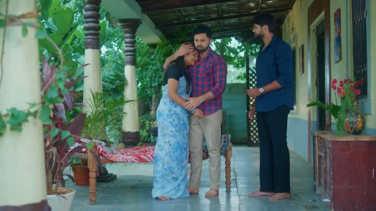 Chinni Serial Today November 6th: చిన్ని సీరియల్: దేవాతో మధు రహస్యంగా ఏం మాట్లాడింది? మ్యాడీ మధుని కొట్టడానికి కారణమేంటి?