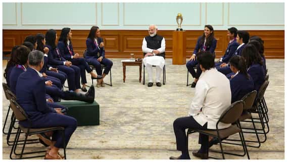 Indian Womens Team: વર્લ્ડ ચેમ્પિયન ટીમ ઈન્ડિયા સાથે PM મોદીએ કરી મુલાકાત, ઐતિહાસિક જીત બદલ આપ્યા અભિનંદન