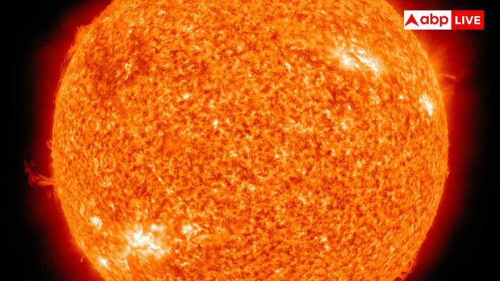 సూర్యుని వ్యాసం భూమి వ్యాసం కంటే 109 రెట్లు ఎక్కువ. ఒకదానికొకటి భూగోళాలను ఉంచితే, సూర్యుని ఒక వైపు నుంచి మరొక వైపుకు విస్తరించడానికి మనకు 109 భూగోళాలు అవసరం. దీని ద్వారా సూర్యుడు ఎంత పెద్దవాడో తెలుస్తుంది.