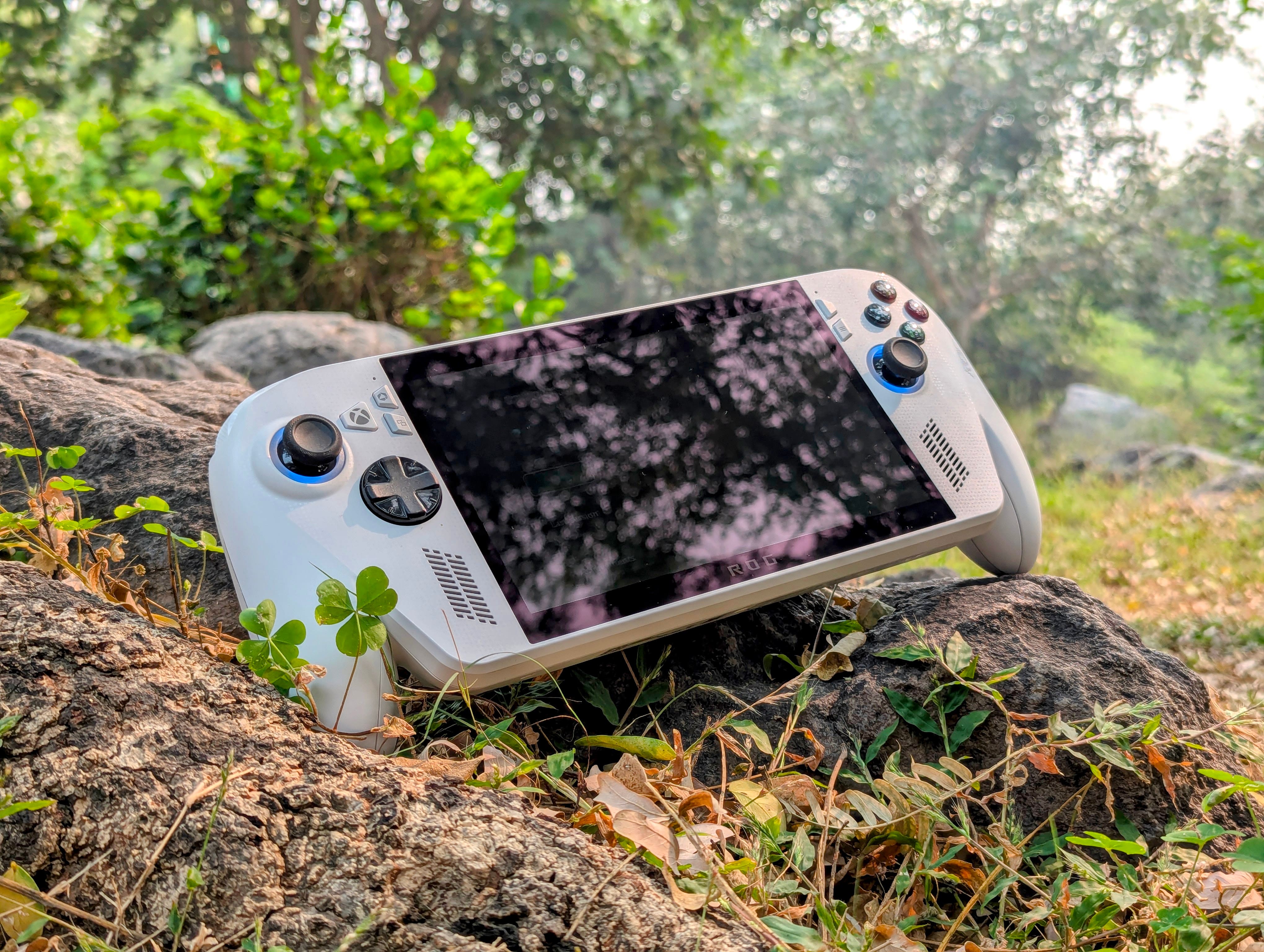 Gadgets Review | Asus ROG Xbox Ally: A Handsome Handheld That Handles Everything… Except High Settings