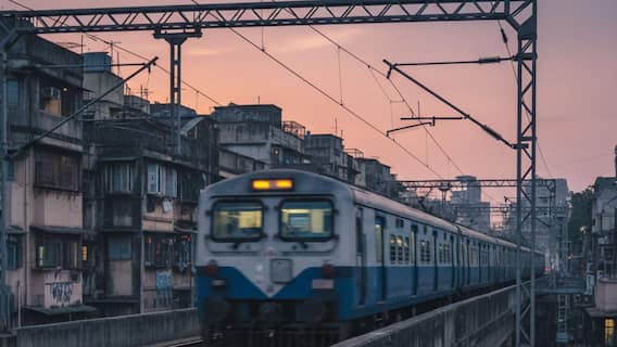 2 Dead, 3 Injured After Being Hit By Train Near Sandhurst Road Railway Station In Mumbai