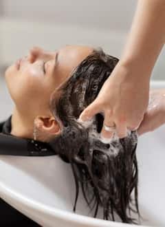 ਵਾਲਾਂ ਦੀ ਸਿਹਤ ਲਈ ਹਫ਼ਤੇ 'ਚ ਕਿੰਨੀ ਵਾਰ ਧੋਣਾ ਰਹਿੰਦਾ ਸਹੀ? ਜਾਣੋ ਮਾਹਿਰਾਂ ਤੋਂ