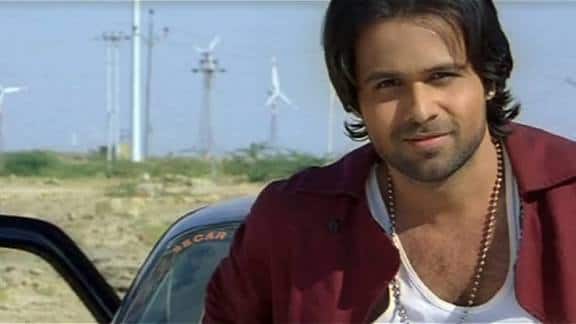 The fifth interesting thing is that this movie will move forward only by continuing the story of Shivam in the sequel. This means that the makers have made a complete plan to impress their fans. Let us tell you, 'Awarapan 2' is not being directed by Mohit Suri but by Nitin Kakkar and its story has been written by Bilal Siddiqui. This film starring Emraan Hashmi and Disha Patani will be released on April 3, 2026.