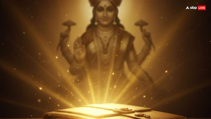 বাস্তুশাস্ত্রে মা লক্ষ্মীর কৃপা পাওয়ার অনেক উপায় বলা হয়েছে। তার মধ্যে একটি উপায় পার্স এর সঙ্গে জড়িত। কারণ পার্সও ধন রাখার একটি স্থান। তাই পার্সের ব্যবহার কিছু সতর্কতা অবলম্বন করে করা উচিত, যাতে ধনের অভাব না হয় এবং তার আগমনও সহজে হয়, আসুন জেনে নিই কোন উপায়ে ধন লাভ হয়।