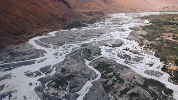 यही कारण है कि सोशल मीडिया पर दिखाई गई चमकदार कहानियों के पीछे असली संघर्ष और महीनों की मेहनत छिपी होती है.