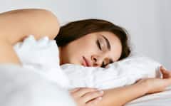 Sleep Routine : कमी झोप की जास्त झोप? जाणून घ्या वयानुसार योग्य झोपेचं गणित!