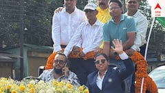 Richa Ghosh: আঙুলে ব্যথা নিয়ে বিশ্বজয়ের স্বপ্নপূরণ করেছিলেন, শিলিগুড়িতে ঘরে ফিরে আক্ষেপের সুর রিচার গলায়