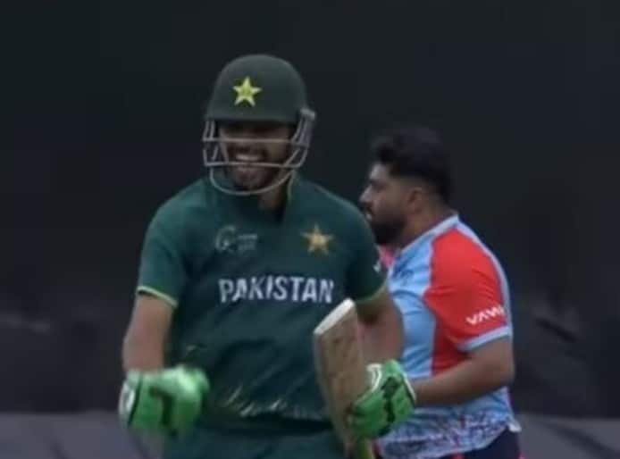6,6,6,6,6,6....एक ओवर में पाकिस्तान के इस बल्लेबाज ने जड़ दिए 6 छक्के, वीडियो देख नहीं होगा यकीन