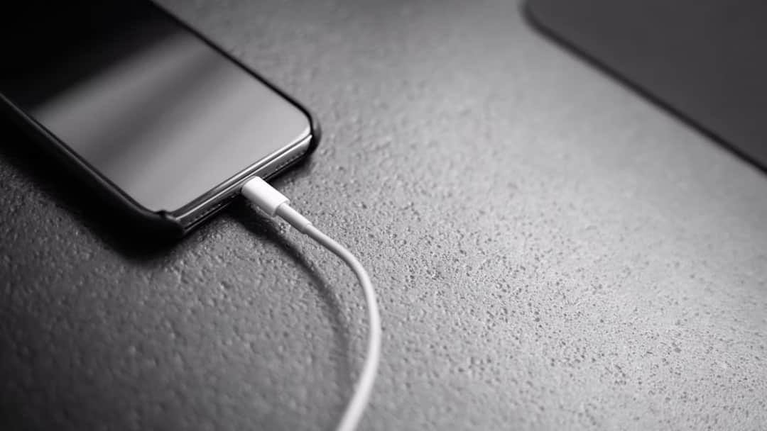 Will the phone’s battery get damaged if charged with a high power charger? Know important things