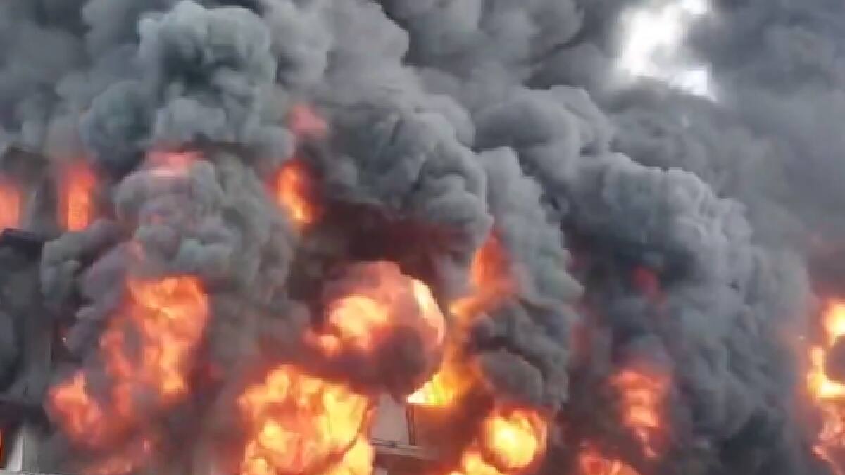 Massive Blaze Erupts At Dyeing Unit In Maharashtra's Bhiwandi, Smoke Visible From Several Kilometres
