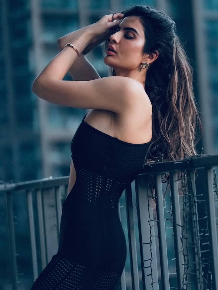 दीप्ति साधवानी ने शो में पोपटलाल के क्रश की भूमिका निभाई थी. जब असित मोती को उनका काम पसंद आया तो उन्होंने एक्ट्रेस को गोकुल धाम सोसायटी में होने वाले क्रिकेट मैच के दौरान एंगरिंग करने का भी मौका दिया था.