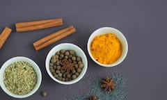 Health Tips: દરરોજ હળદર ખાવાથી શરીરને મળે છે આ 8 અદ્ભુત ફાયદા, જાણો નિષ્ણાતો શું કહે છે?