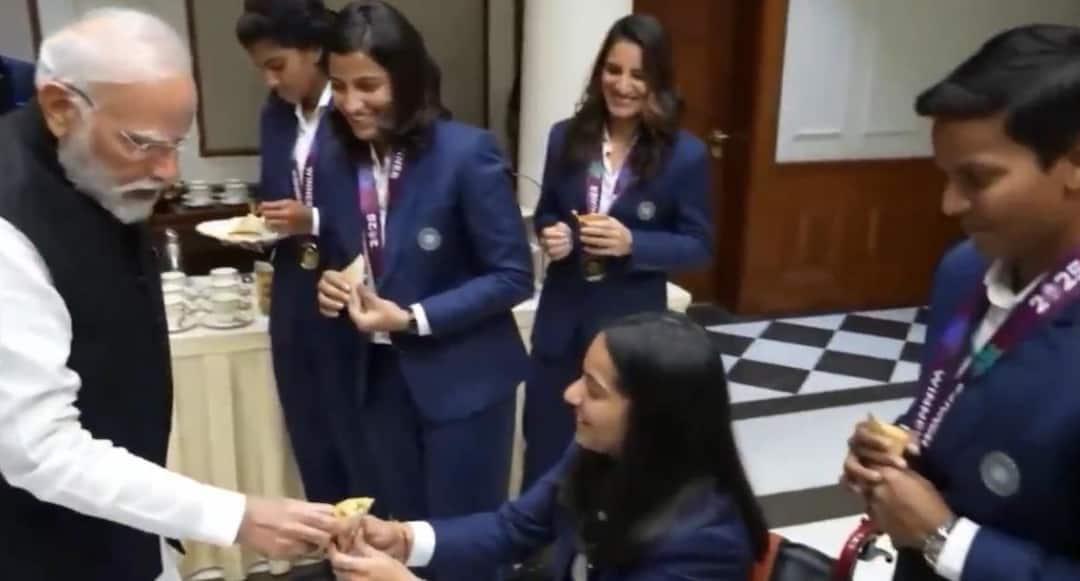 PM Modi Personally Serves Food To Pratika Rawal At Team India’s Felicitation – WATCH