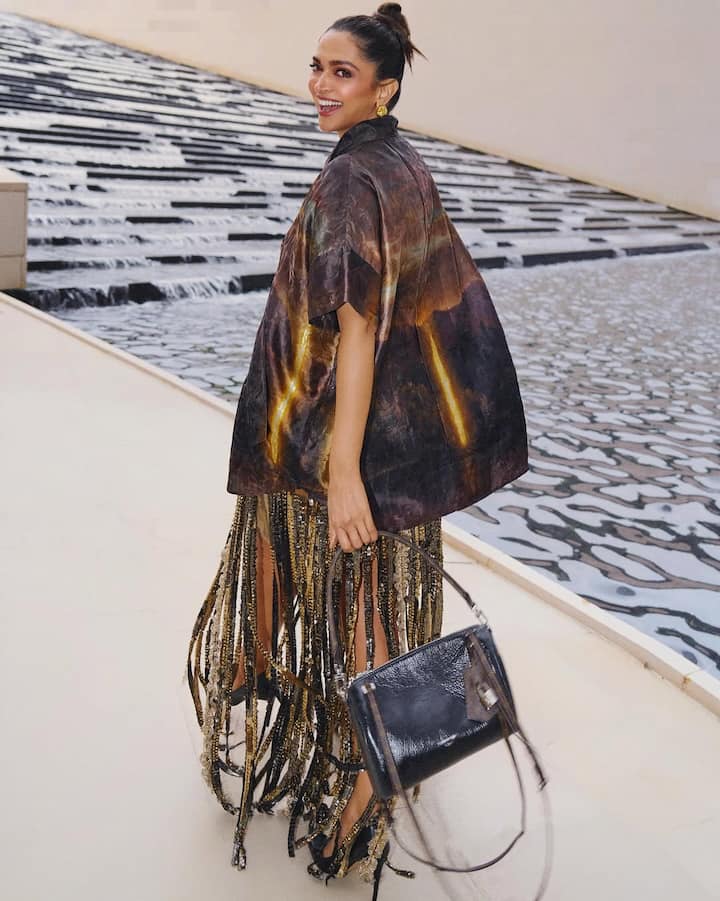 एक्ट्रेस ने 8 सितंबर साल 2024 को एक प्यारी सी बेटी को जन्म दिया. जिसका नाम दीपिका और रणवीर ने दुआ रखा है.