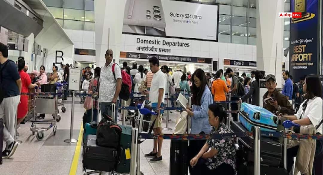 Air Traffic Controllers Claims After Delhi Airport Glitch Flagged Issues In July ATC AAI 'चेताया था, किसी ने सुना नहीं...,' ATC का दावा, दिल्ली एयरपोर्ट की सिस्टम गड़बड़ी पर बड़ा खुलासा