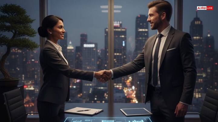 जॉब राशिफल (Job): इस सप्ताह कार्यक्षेत्र में आपकी मेहनत रंग लाएगी. आप अपने प्रदर्शन से संतुष्ट महसूस करेंगे और वरिष्ठों से सराहना प्राप्त होगी. रचनात्मक या कलात्मक क्षेत्रों से जुड़े लोगों को विशेष पहचान मिलने के योग हैं.