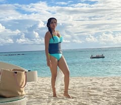 Monalisa: બ્લૂ બિકિનીમાં મોનાલિસાએ બતાવ્યું બોલ્ડ ફિગર, પૂલ કિનારે આપ્યા કાતિલ પોઝ