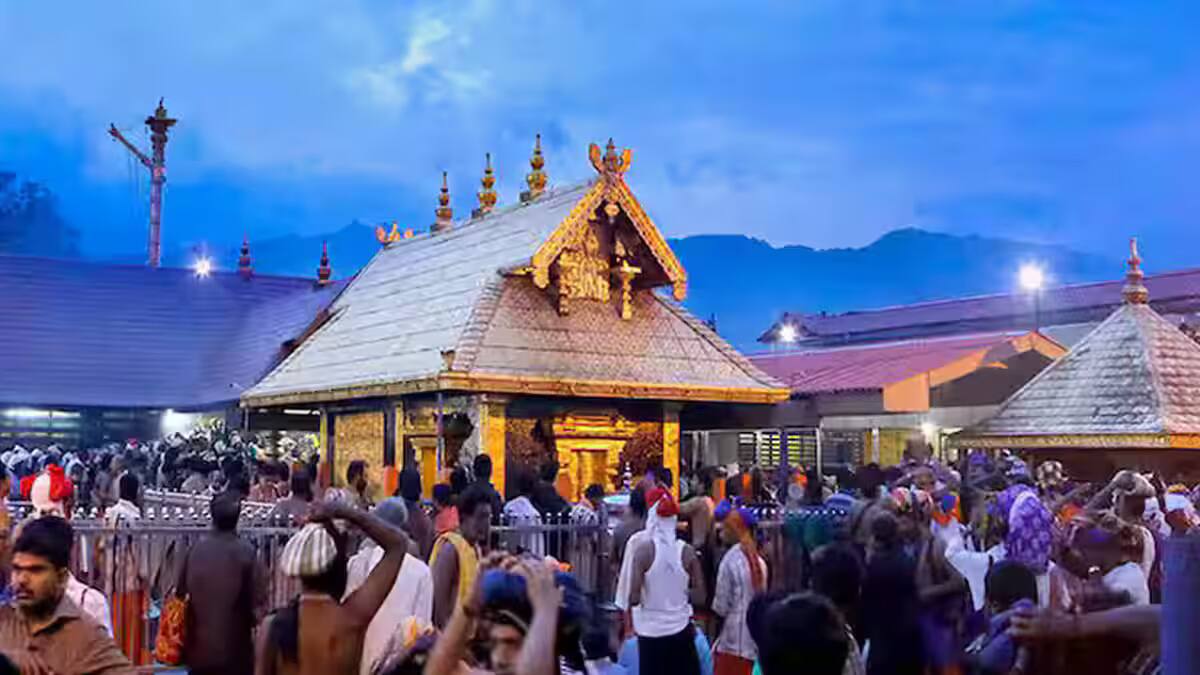 சபரிமலை: ஐயப்ப பக்தர்கள் வாழ்வில் அதிர்ச்சி! ரசாயன குங்குமம், பிளாஸ்டிக் பாக்கெட்டுகளுக்கு  நீதிமன்றம் தடை!