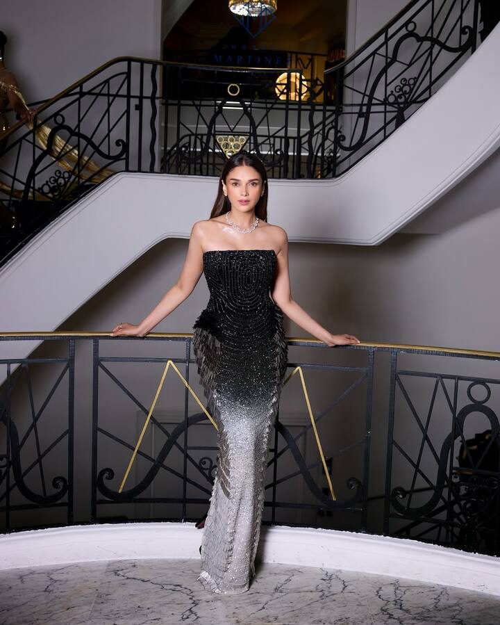 हाल ही में एक्ट्रेस ने अपनी कुछ तस्वीरें पोस्ट की है जहां उन्होंने एक बार फिर ब्राइडल लुक से सबका ध्यान खींचा.