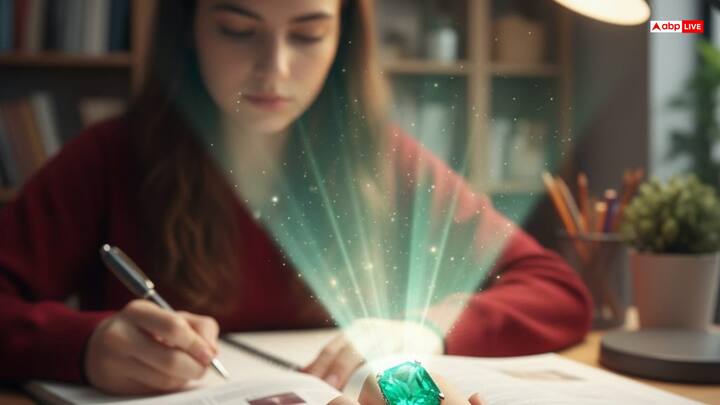 रत्न विज्ञान के अनुसार विद्यार्थियों को पन्ना पहनने से ध्यान और एकाग्रता में सुधार होता है. मन की चंचलता कम होती है और पढ़ाई पर फोकस बढ़ता है. माना जाता है कि यह रत्न नकारात्मक विचारों को दूर रखता है और मन को शांत करता है.