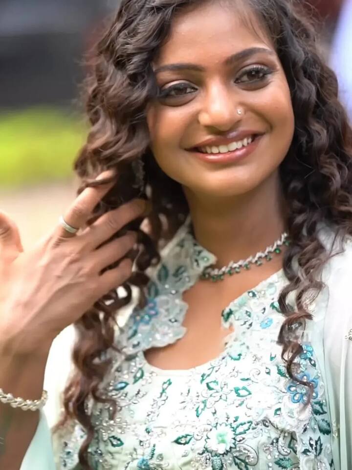 Monalisa has recently shared her new photos. In these she is seen wearing a sky blue colored traditional outfit. She is looking very beautiful in this look.