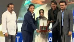 Richa Ghosh: વર્લ્ડકપ વિજેતા ઋચા ઘોષને મમતા સરકારની મોટી ગિફ્ટ, બંગાળ પોલીસમાં બનાવી DSP 