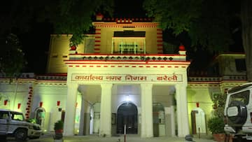 यूपी: बरेली में ABVP और नगर निगम कर्मचारियों की भिड़ंत का मामला गर्माया, शहर में सफाई ठप