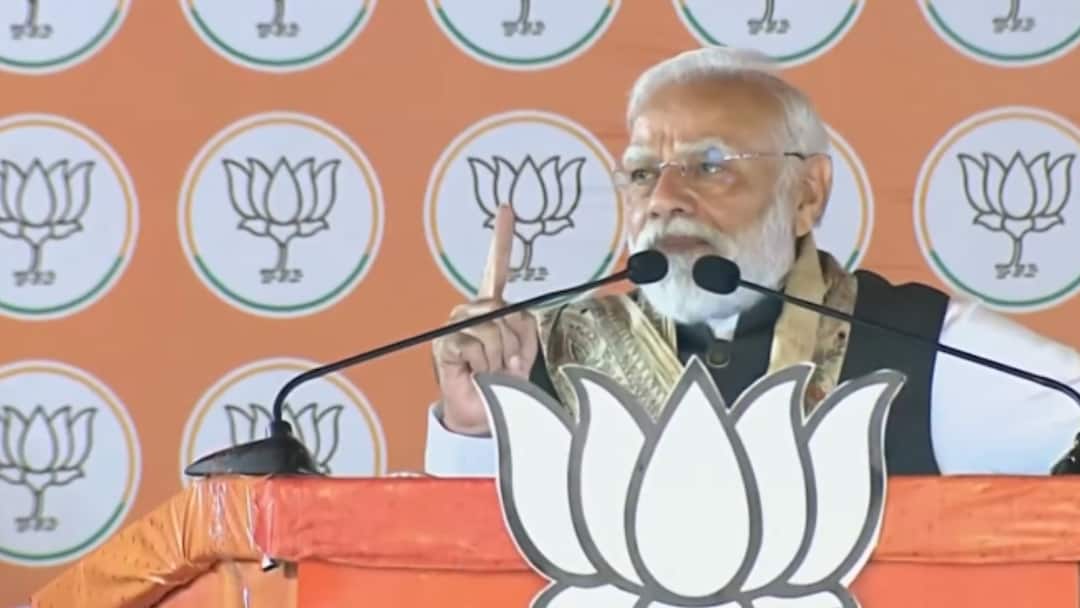 ‘We’re Giving Laptops, They’re Giving Kattas And Dunalis’: PM Modi Attacks RJD In Bihar