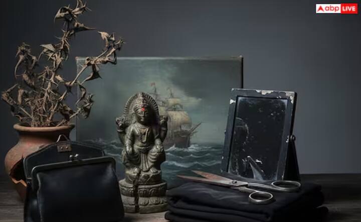 ਵਿਆਹ ਜਾਂ ਹੋਰ ਖੁਸ਼ੀ ਦੇ ਮੌਕਿਆਂ ਵਰਗੇ ਸ਼ੁਭ ਮੌਕਿਆਂ 'ਤੇ ਤੋਹਫ਼ੇ ਦੇਣਾ ਪਿਆਰ ਦਾ ਪ੍ਰਗਟਾਵਾ ਕਰਨ ਦਾ ਇੱਕ ਤਰੀਕਾ ਹੈ। ਇਹ ਦਰਸਾਉਂਦਾ ਹੈ ਕਿ ਤੁਸੀਂ ਵਿਅਕਤੀ ਨੂੰ ਪਿਆਰ ਕਰਦੇ ਹੋ ਅਤੇ ਉਸ ਦੀ ਕਦਰ ਕਰਦੇ ਹੋ। ਹਾਲਾਂਕਿ, ਹਿੰਦੂ ਧਰਮ ਵਿੱਚ, ਸ਼ੁਭ ਅਤੇ ਅਸ਼ੁੱਭ ਸ਼ਗਨਾਂ ਦਾ ਵਿਸ਼ੇਸ਼ ਮਹੱਤਵ ਹੈ। ਜੋਤਿਸ਼ ਸ਼ਾਸਤਰ ਦੇ ਅਨੁਸਾਰ, ਕੁਝ ਚੀਜ਼ਾਂ ਦਾ ਤੋਹਫ਼ਾ ਦੇਣਾ ਅਸ਼ੁੱਭ ਮੰਨਿਆ ਜਾਂਦਾ ਹੈ। ਤਾਂ, ਆਓ ਜਾਣਦੇ ਹਾਂ ਕਿ ਜੋਤਿਸ਼ ਸ਼ਾਸਤਰ ਦੇ ਅਨੁਸਾਰ ਕਿਹੜੇ ਤੋਹਫ਼ੇ ਅਸ਼ੁੱਭ ਮੰਨੇ ਜਾਂਦੇ ਹਨ।