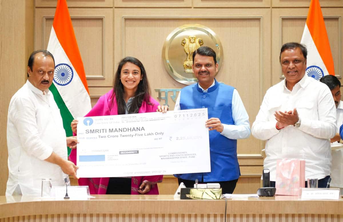 శ్రీ చరణి నుంచి స్మృతి మంధాన వరకు ప్రభుత్వాలు ఇచ్చిన ప్రైజ్‌మనీ ఇదే! ఏ రాష్ట్రం ఎన్ని కోట్లు ఇచ్చింది?