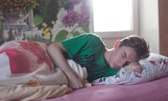 बार-बार नींद टूटने की समस्या से हैं परेशान, दोबारा सोने के लिए अपनाएं ये 8 आसान उपाय