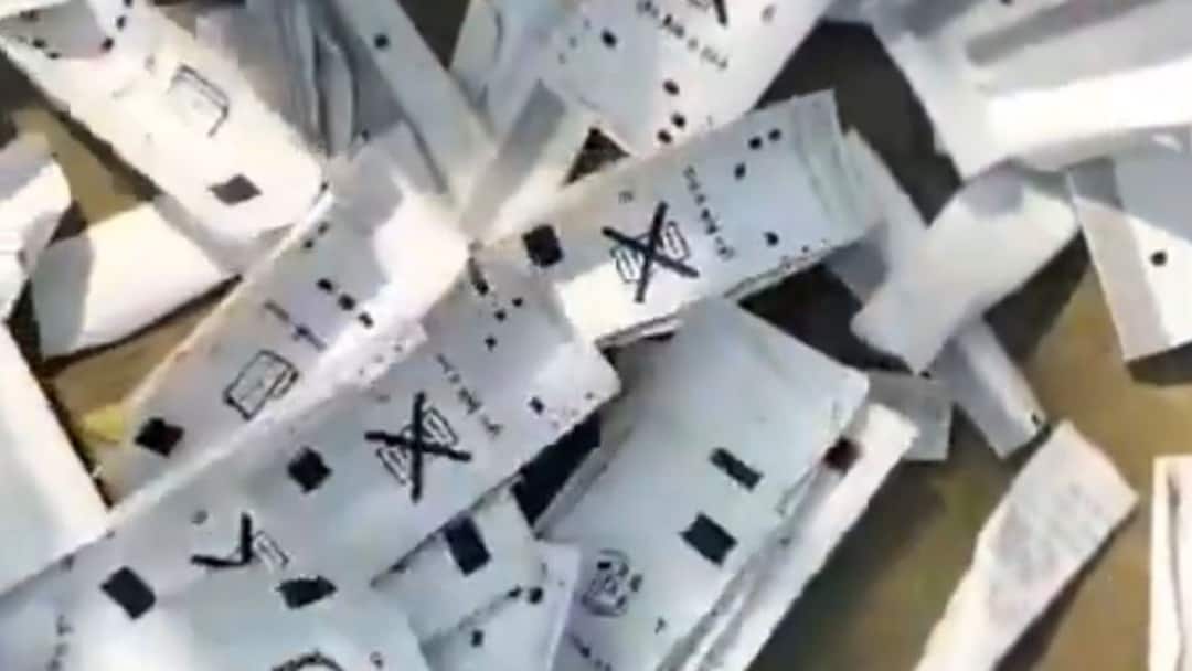VVPAT Slips Found Scattered In Bihar’s Samastipur: EC Responds, Suspends Officer VVPAT Slips Found Scattered In Bihar’s Samastipur: EC Responds, Suspends Officer