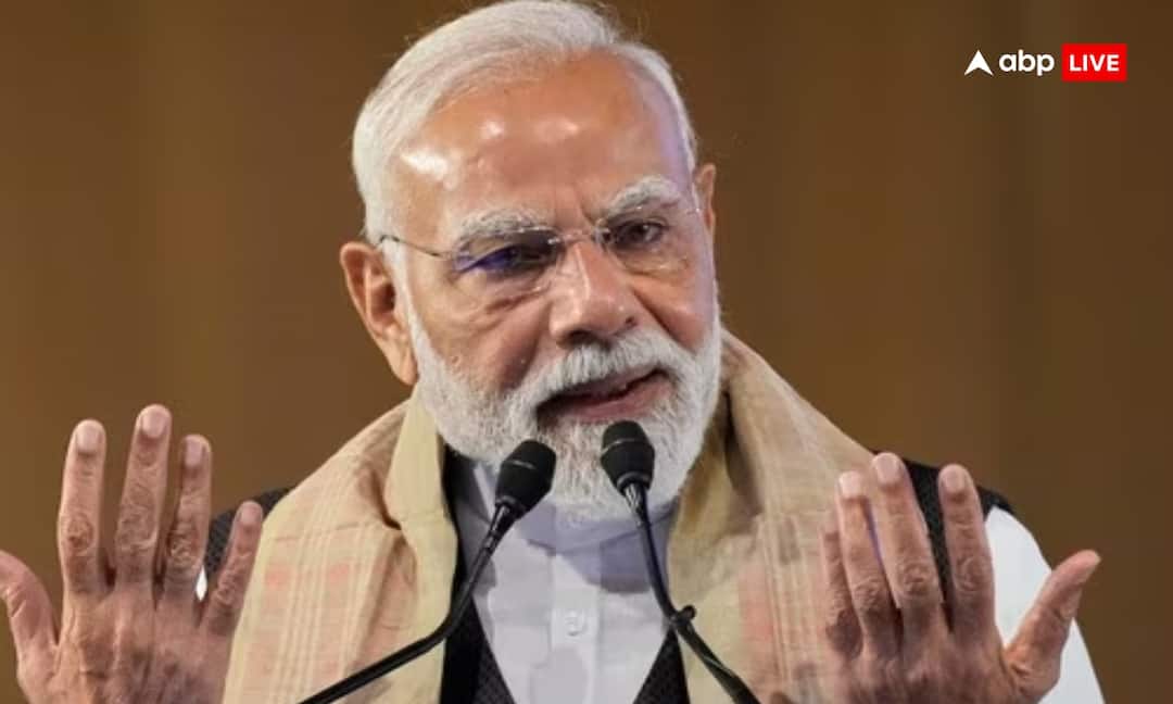 PM Modi Meets Delhi Blast Victims After Returning From Bhutan, To Attend Key Meet