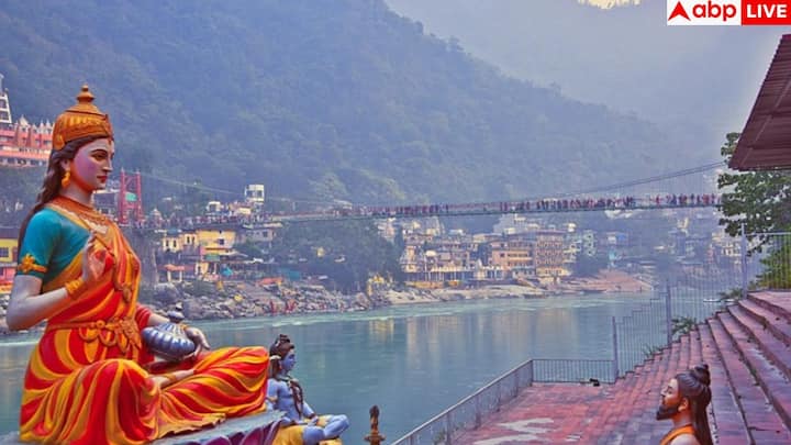 ऋषिकेश उन जोड़ों के लिए है जो रोमांस के साथ थोड़ा एडवेंचर भी चाहते हैं. यहां गंगा किनारे कैंपिंग, बंजी जंपिंग और व्हाइट वॉटर राफ्टिंग का मजा लेते हुए कपल्स अपने रिश्ते में नई एनर्जी जोड़ सकते हैं. साथ ही, यहां का शांत माहौल आत्मिक सुकून देता है.