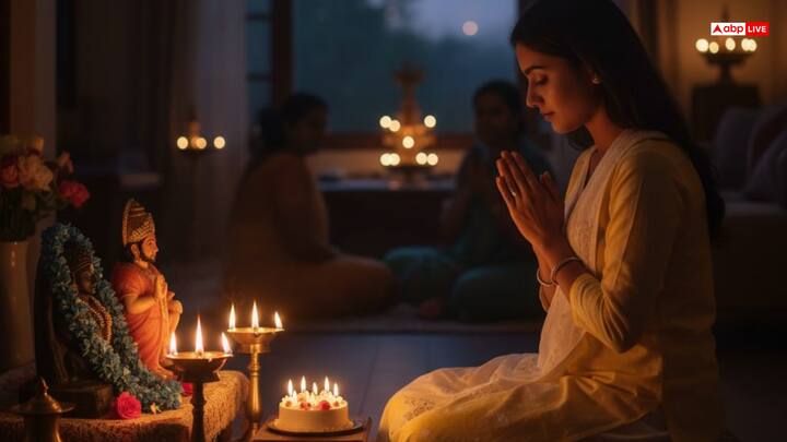 शाम के समय जन्मदिन मनाने के पहले दीपक जलाकर शनि देव या हनुमान जी की प्रार्थना करे. ये उपाय आपके जन्मदिन को और खुशहाल बना देगा.