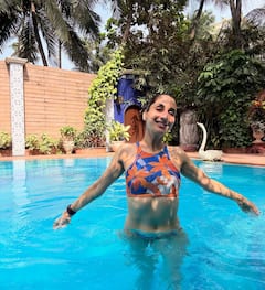 खूबसूरती में सुजैन खान को टक्कर देती हैं फराह खान अली, देखें ऋतिक रोशन की एक्स साली की तस्वीरें