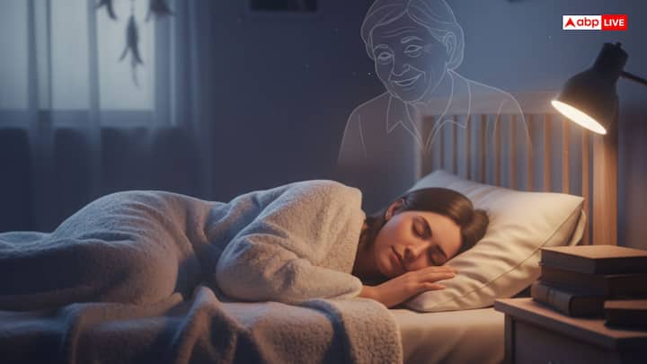 सपने हर किसी को आते हैं. हर सपने का अलग-अलग मतलब होता है. कुछ सपने को देखकर व्यक्ति डर जाता है जबकि कुछ सपने को देखकर हमें अच्छा महसूस होता है, तो आइए जानें सपने में मृत रिश्तेदार को देखने का क्या है मतलब शुभ या अशुभ.