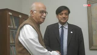 'जिस तरह नेहरू और इंदिरा गांधी को...', लालकृष्ण आडवाणी की तारीफ कर घिरे शशि थरूर; दिया ये जवाब