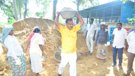 Nimmala RamaNaidu: భవన నిర్మాణ కూలీ అవతారమెత్తిన మంత్రి నిమ్మల రామానాయుడు.. ఎందుకిలా..