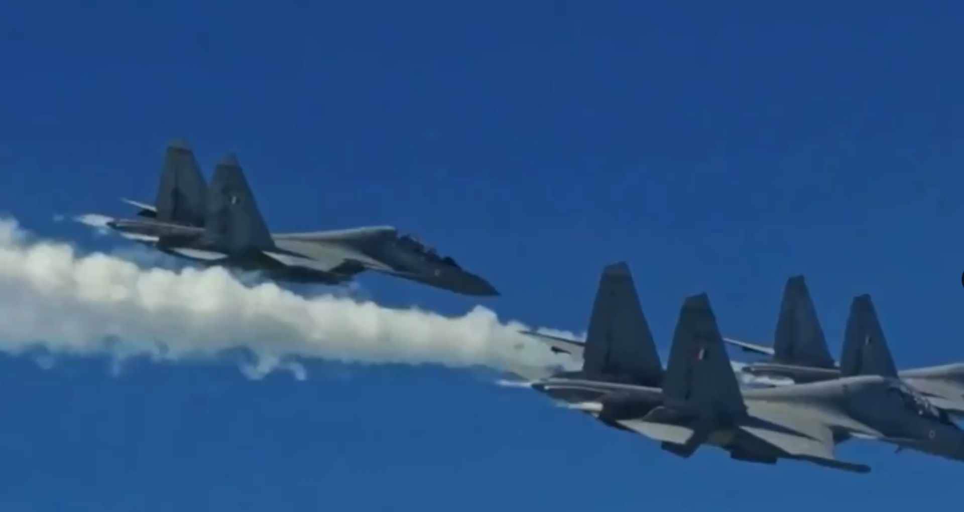 आसमान में गरजे राफेल-सुखोई, असम CM बोले- 'चिकन नेक पर IAF की ताकत उड़ा देगी दुश्मनों की नींद'