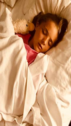 ज्यादा से ज्यादा कितने घंटे जग सकता है इंसान?