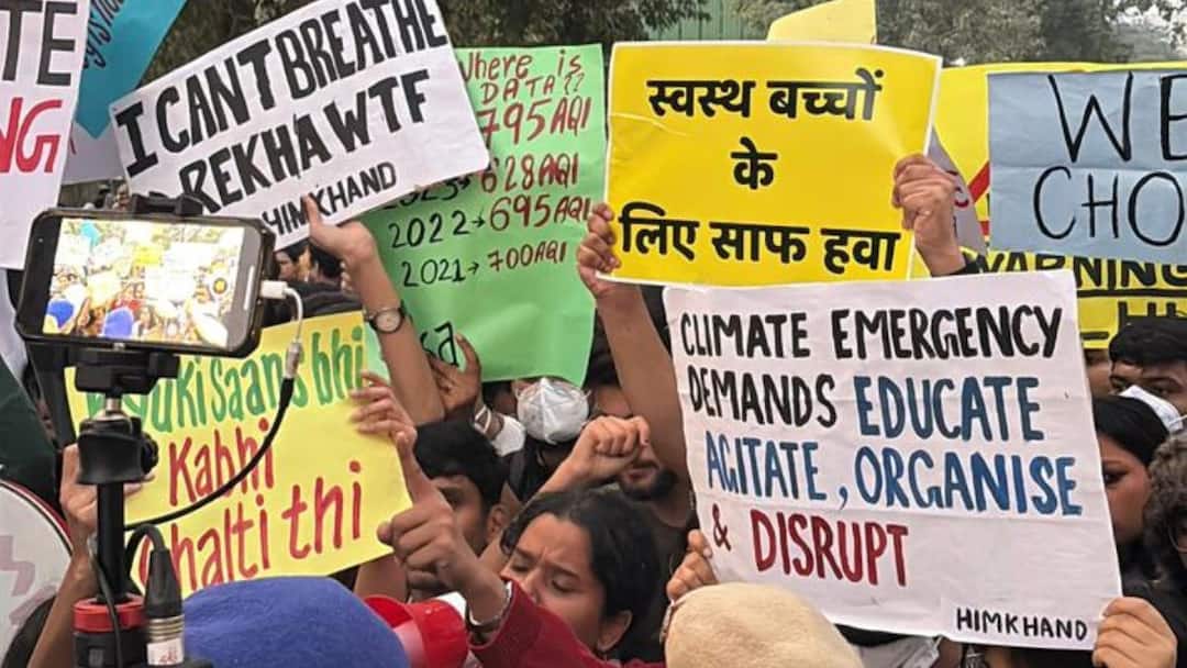 Students, Delhi Residents Protesting Against Delhi’s Air Pollution Detained By Police