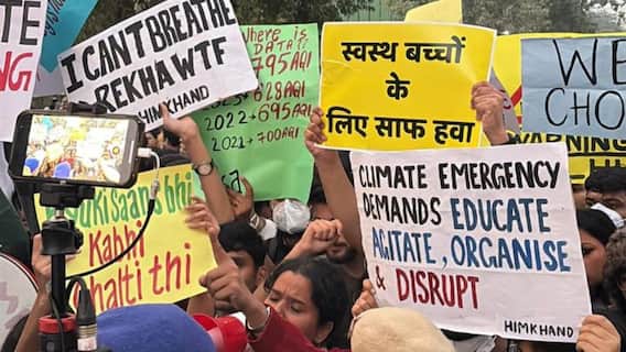 Students, Residents Protesting Against Delhi's Air Pollution Detained By Police