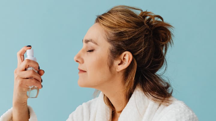 3. Toners That Add Moisture: In the winter, it's important to use toners that don't have alcohol in them.  Rose water, cucumber extract, and hyaluronic acid are some of the ingredients that help the skin regain moisture and get ready for the next steps.  They also help keep the pH level stable and reduce dryness. (Image Source: Canva)