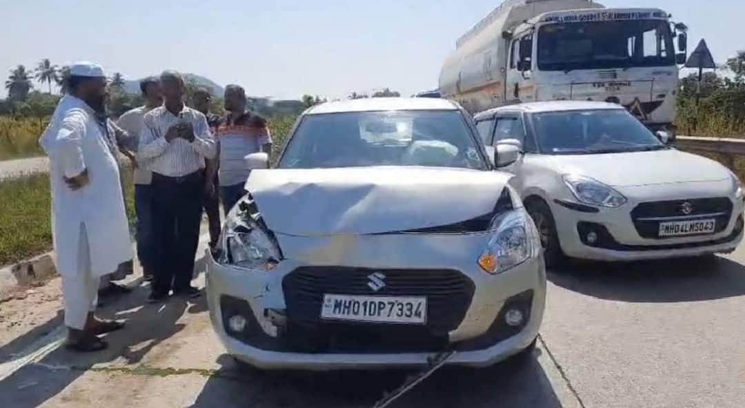 Mumbai Goa Highway Accident due to potholes Three vehicles collided with each other airbags deployed marathi news Mumbai Goa Highway Accident : मुंबई-गोवा महामार्गावर खड्ड्यांमुळे भीषण अपघात; तीन वाहनं एकमेकांवर आदळली, एयर बॅग उघडली पण...