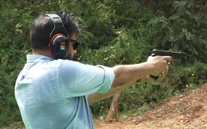 అప్పటి మద్రాస్ రైఫిల్ క్లబ్‌లో సభ్యుడిగా తాను చెన్నైలో ఉన్న రోజుల్లో ప్రాక్టీస్ సెషన్‌లను ఈ షూటింగ్ ప్రాక్టీస్ గుర్తు చేస్తుందన్నారు పవన్ కళ్యాణ్