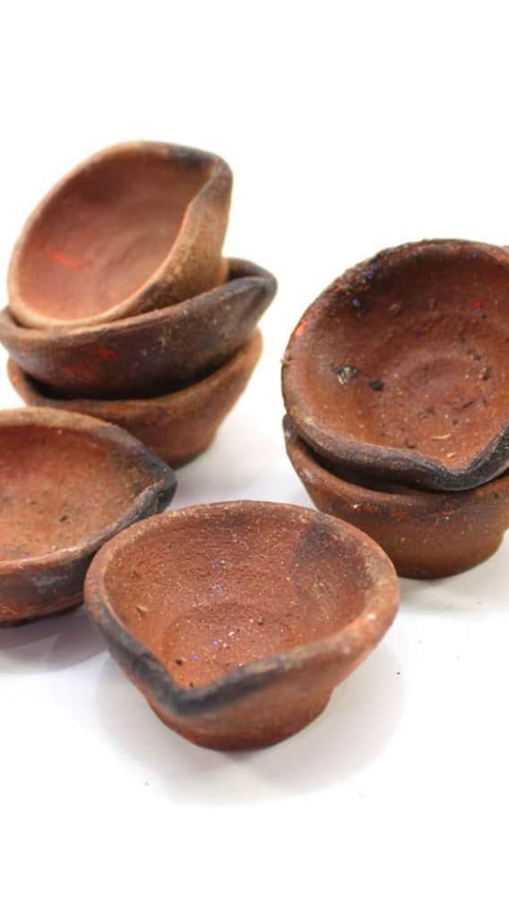 पुराने मिट्टी के दिए को क्या फिर से पूजा में इस्तेमाल कर सकते हैं?