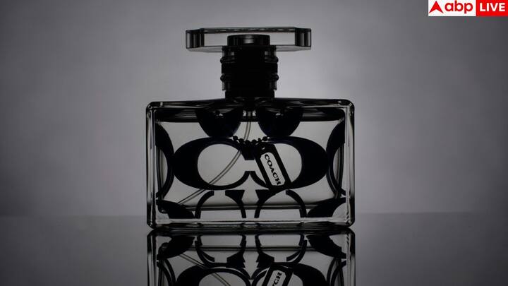 सबसे आम गलती है परफ्यूम जरूरत से ज्यादा लगाना. हल्की और सॉफ्ट खुशबू हमेशा बेहतर लगती है. बहुत ज्यादा लगाने से न सिर्फ दूसरों को असहजता होती है, बल्कि सिरदर्द या एलर्जी जैसी परेशानी भी हो सकती है. बस थोड़ा-सा परफ्यूम पल्स पॉइंट्स जैसे कलाई, गर्दन या कानों के पीछे लगाना काफी होता है.