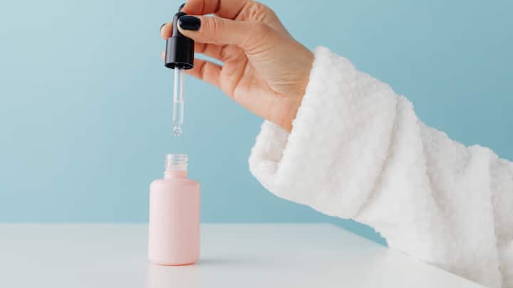 4. Serums For Power: Serums are the key to getting a glow in the winter.  Niacinamide strengthens the barrier, vitamin C brightens dullness, and hyaluronic acid binds water to the skin.  Serums with ceramides in them fix dry skin and make it stronger.  They make your skin look smooth and bright when used every day. (Image Source: Canva)